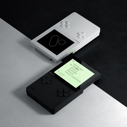 Der Analogue Pocket ist ein Handheld, das alte Spiele-Cartridges abspielen kann. (Bild: Analogue)